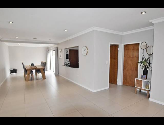 3 BEDROOM HOUSE FOR SALE IN SANDOWN